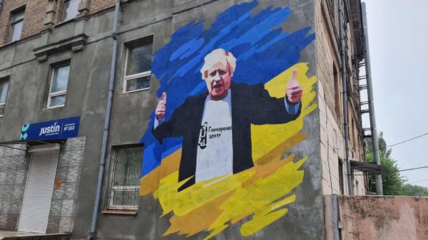 Кривой Рог. Мурал с Борисом Джонсоном.