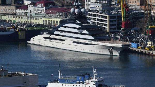 Яхта Nord российского бизнесмена А. Мордашова во Владивостоке