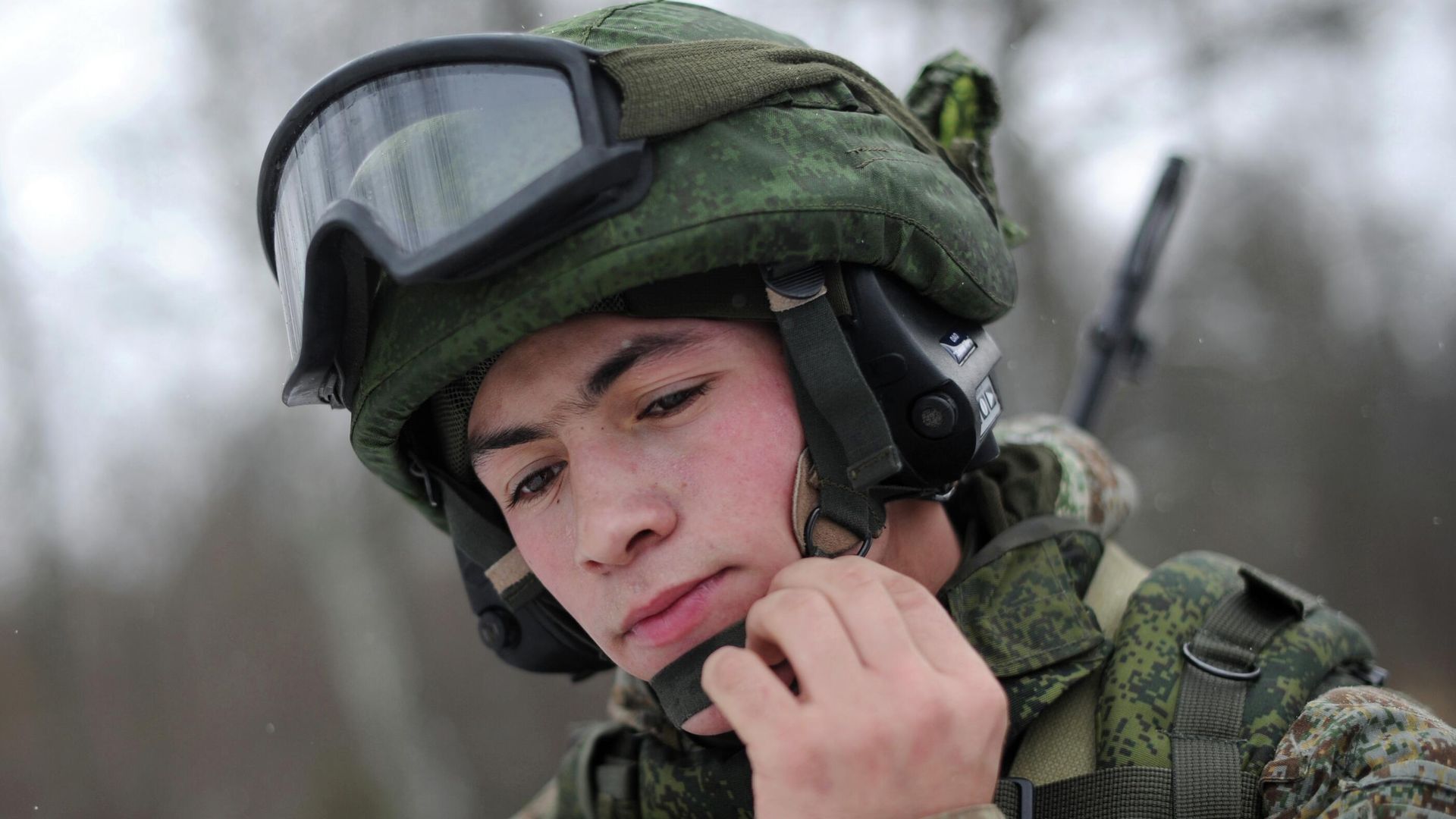 Новая боевая экипировка для военнослужащих сухопутных войск - РИА Новости, 1920, 24.08.2022