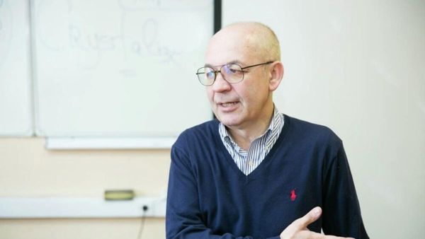 Александр Домрин