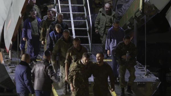 В Россию вернулись 55 военнопленных с Украины