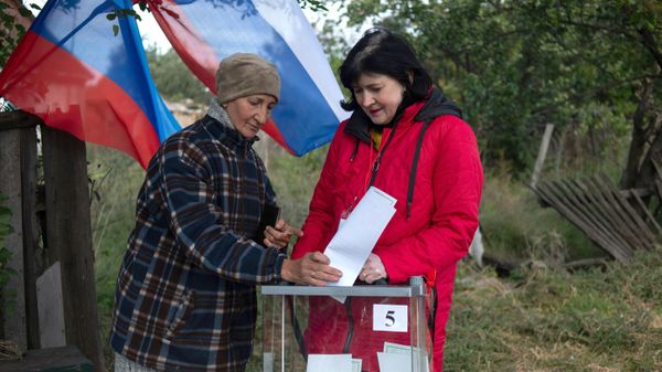 Референдумы о присоединении к России в ЛНР и ДНР