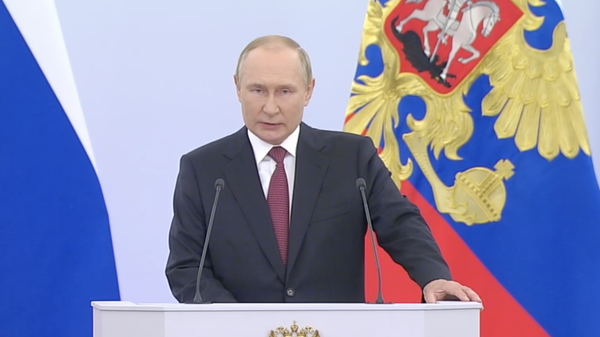 Владимир Путин на церемонии подписания договоров о включении в состав России четырех бывших регионов Украины 30 сентября 2022 года Владимир Путин на церемонии подписания договоров о включении в состав России четырех бывших регионов Украины 30 сентября 2022 года