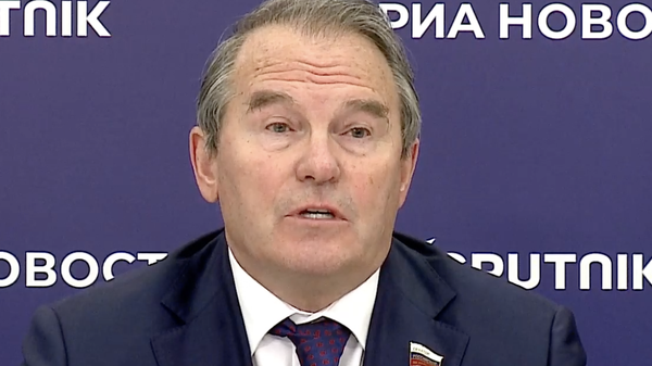 Сенатор Игорь Морозов