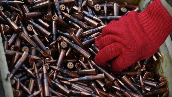 Военная подготовка ВДВ на полигоне в Запорожской области