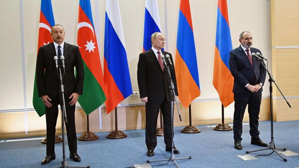 Трехсторонние переговоры президента РФ В. Путина с президентом Азербайджана И. Алиевым и премьер-министром Армении Н. Пашинянном