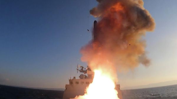 Пуски ракет и снарядов по украинским объектам военного управления и энергетики