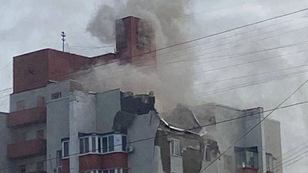 В Белгороде ракета упала на многоэтажный дом В Белгороде ракета упала на многоэтажный дом