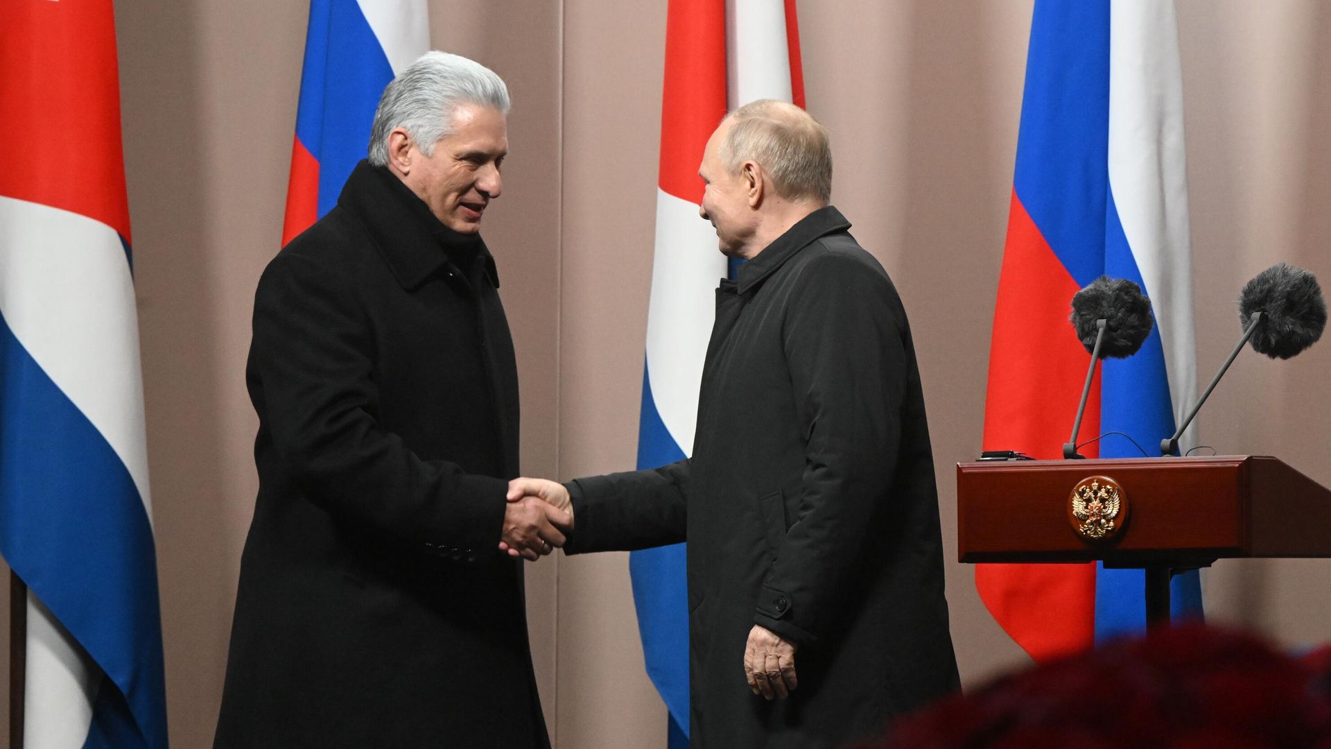 Президенты России и Кубы В. Путин и М. Диас-Канель приняли участие в открытии памятника Фиделю Кастро Президенты России и Кубы В. Путин и М. Диас-Канель приняли участие в открытии памятника Фиделю Кастро - РИА Новости, 1920, 22.11.2022