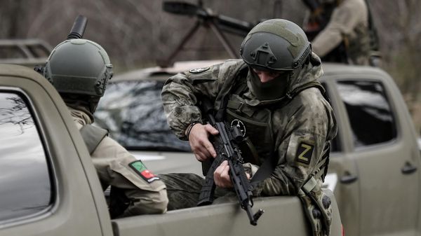 Поставка партии вооружения батальону имени Судоплатова