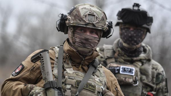 Поставка партии вооружения батальону имени Судоплатова