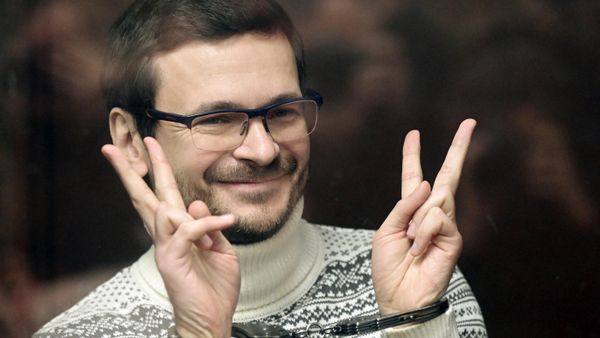 Оглашение приговора И. Яшину, обвиняемому в распространении фейков о ВС РФ