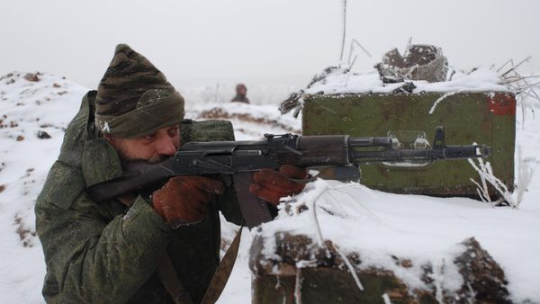 Бойцы ополчения ДНР на линии разграничения