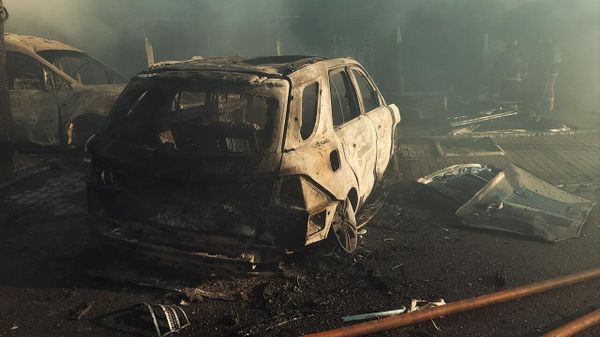 Под градом стали и огня: фильм о жизни в Донецке. Видео