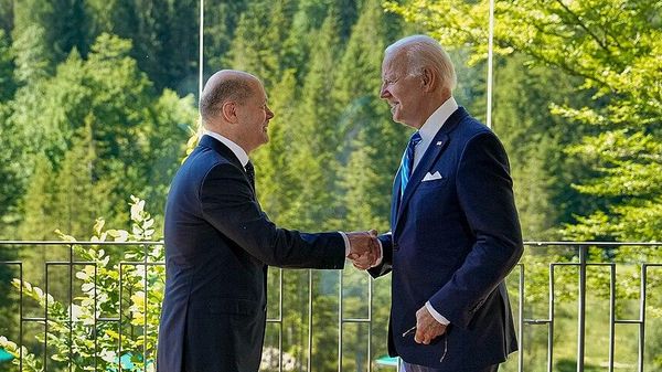 Шольц Байден