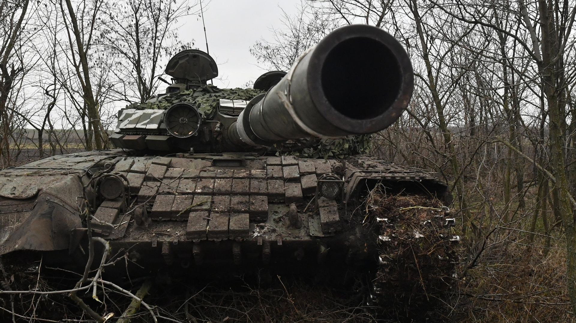 Работа танков Т-72Б в южном секторе специальной военной операции - РИА Новости, 1920, 29.01.2024