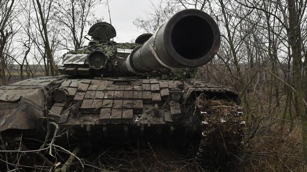 Работа танков Т-72Б в южном секторе специальной военной операции