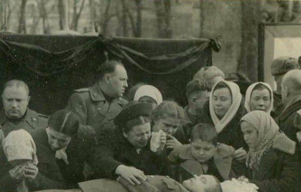 Ватутин-похороны