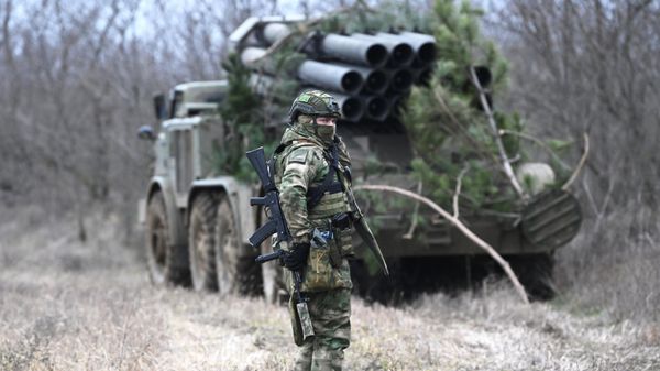 Работа артиллерийских расчетов в зоне СВО