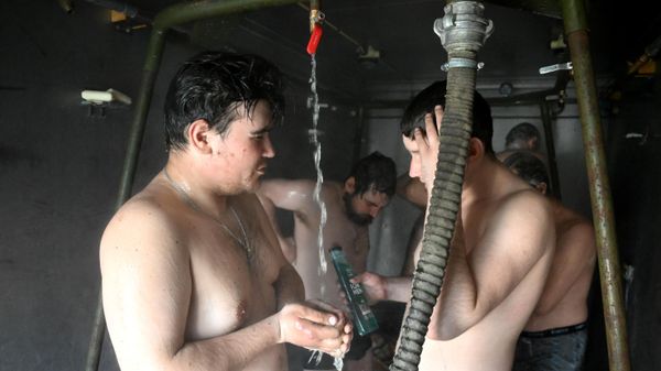 Бойцы НМ ДНР на передовой в Мариуполе