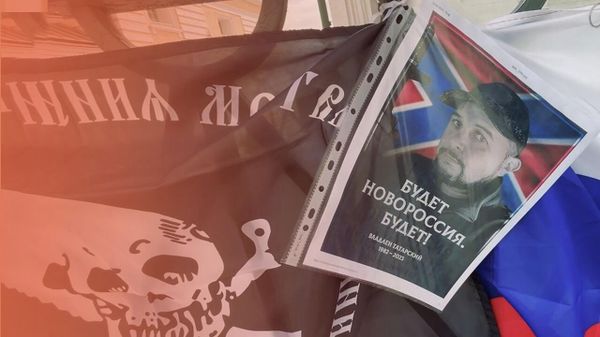 Цветы и свечи в центре Москвы: как прощаются с известным военкором Владленом Татарским. Видео