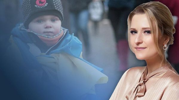 Растяжки во дворах и блокировки карт: Лантратова о том, к чему Киев принуждал учителей. Видео