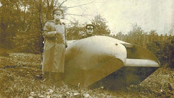 Вездеход Пороховщикова (изобретатель за машиной)