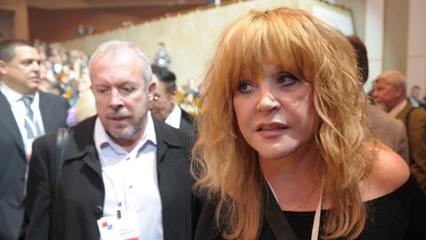 Музыкант Андрей Макаревич и певица Алла Пугачева на съезде партии Гражданская платформа в Москве.
