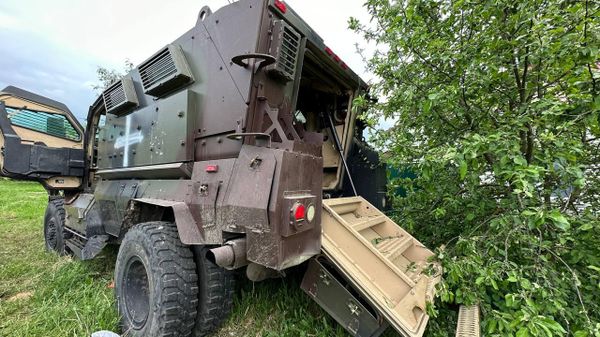 Брошенная бронемашина в Белгородской области