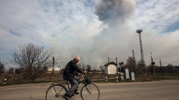 Последствия пожара на складе боеприпасов в Харьковской области