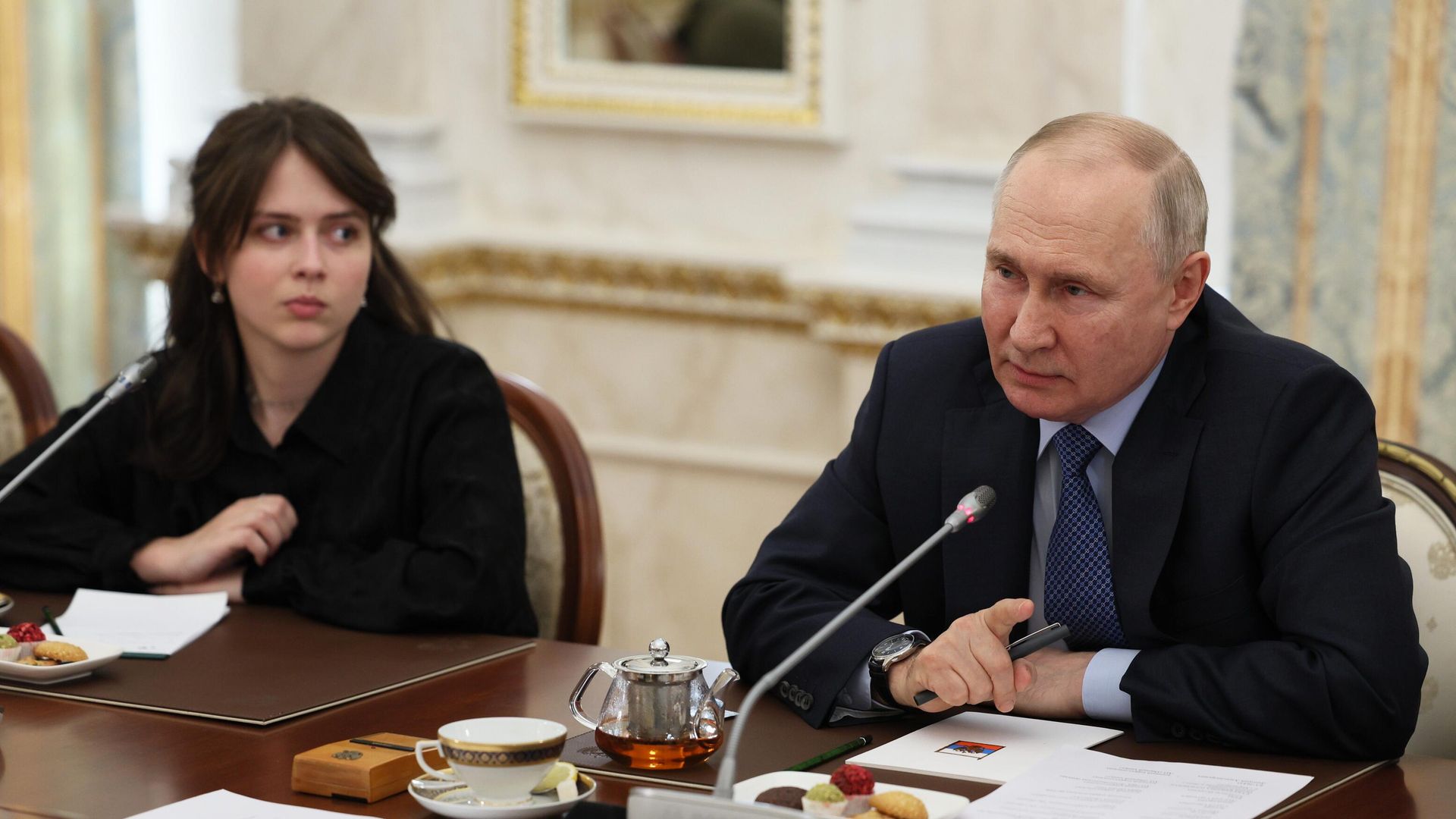 Президент РФ В. Путин провел встречу с военными корреспондентами - РИА Новости, 1920, 13.06.2023