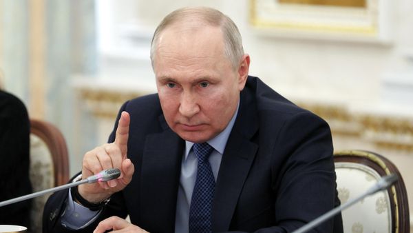 Президент РФ В. Путин провел встречу с военными корреспондентами