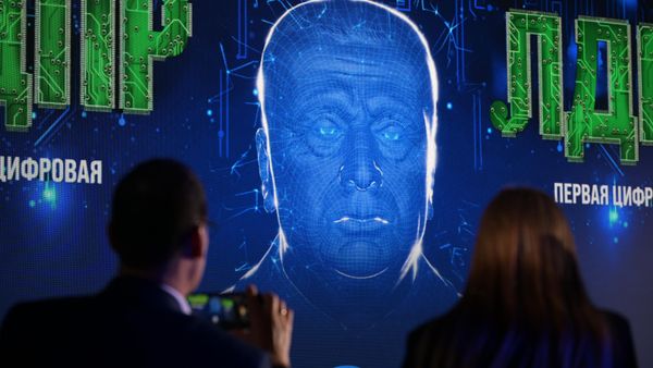 ПМЭФ-2023. Презентация нейросети Жириновский