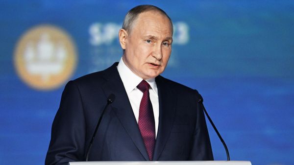 ПМЭФ-2023. Президент РФ В. Путин на пленарном заседании