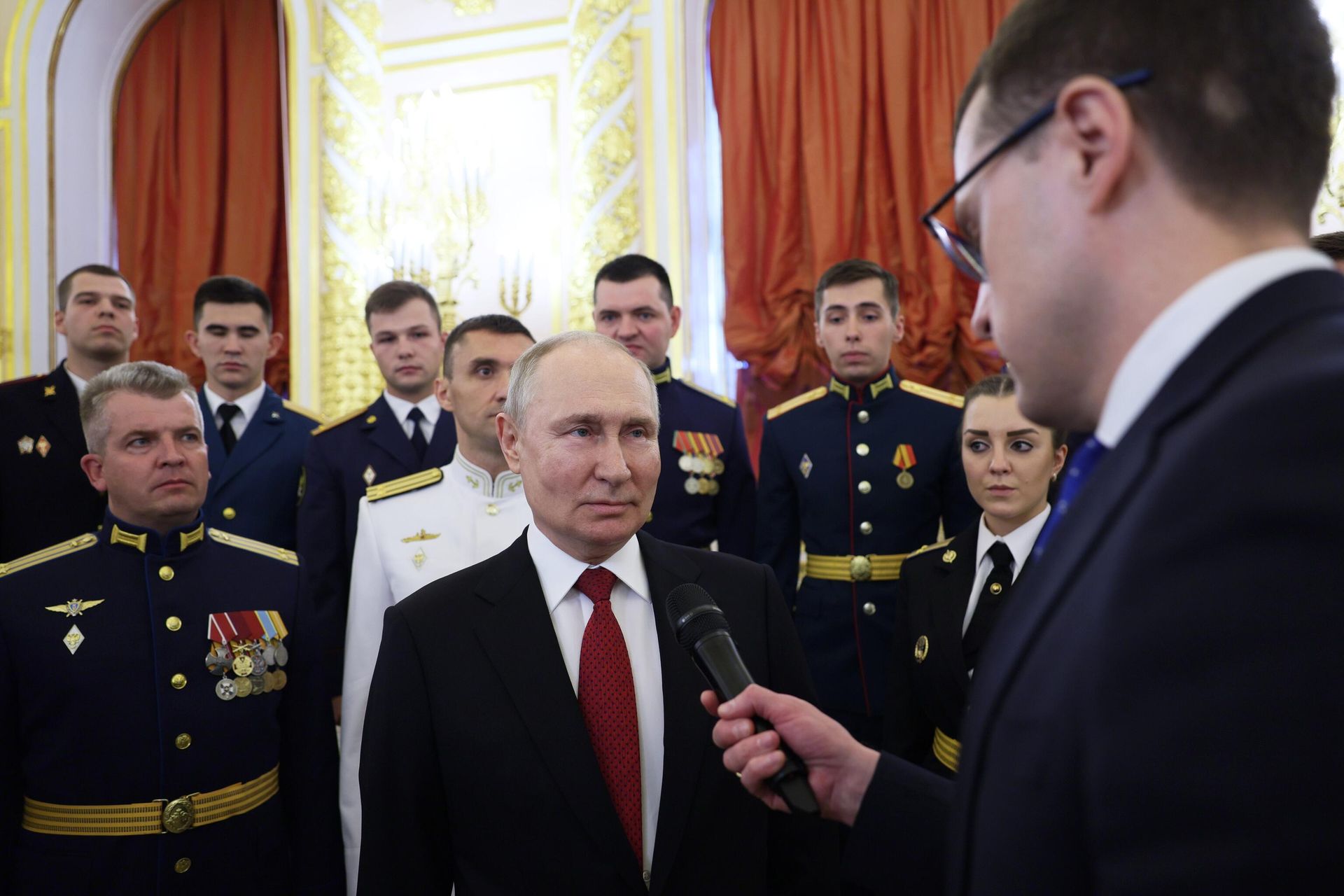 Встреча президента РФ В. Путина с выпускниками высших военно-учебных заведений - РИА Новости, 1920, 21.06.2023