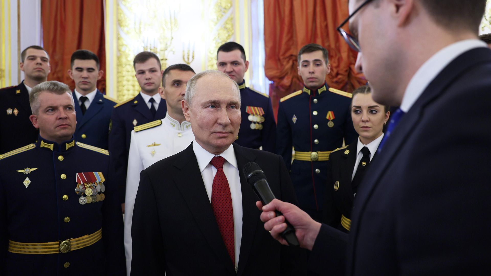 Встреча президента РФ В. Путина с выпускниками высших военно-учебных заведений - РИА Новости, 1920, 21.06.2023