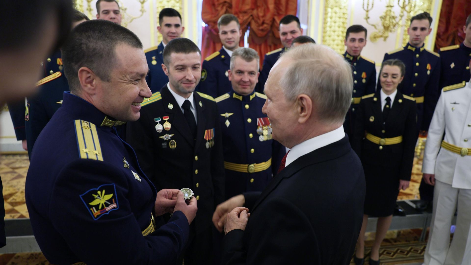 Встреча президента РФ В. Путина с выпускниками высших военно-учебных заведений - РИА Новости, 1920, 21.06.2023