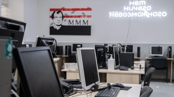 Силовики нашли брошенный колл-центр телефонных мошенников в Бердянске