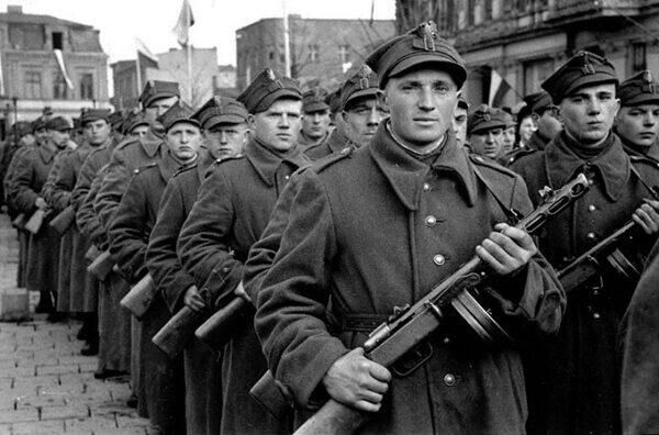 Бойцы дивизии им. Тадеуша Костюшко
