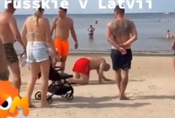 Полицейский распылил баллончик в лицо отдыхающего в Юрмале