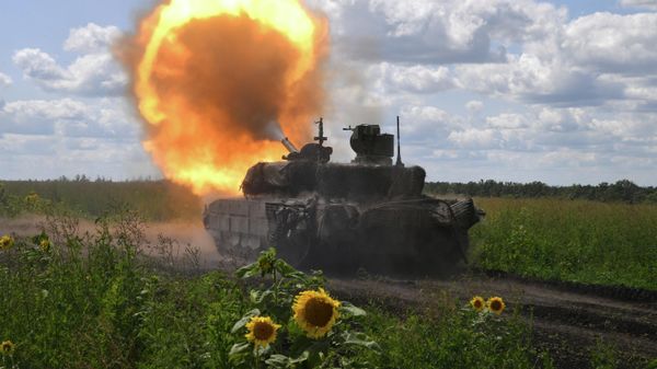 Боевая работа танка Т-90М Прорыв 1-й ТА ЗГВ с закрытых огневых позиций на Сватовском направлении Боевая работа танка Т-90М Прорыв 1-й ТА ЗГВ с закрытых огневых позиций на Сватовском направлении