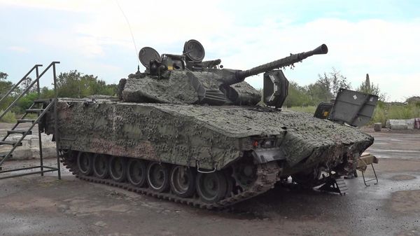 Глава Минобороны РФ С. Шойгу проверил пункт управления войск Центр Глава Минобороны РФ С. Шойгу проверил пункт управления войск Центр
