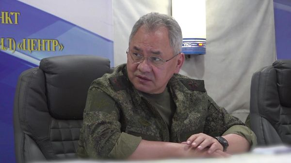 Глава Минобороны РФ С. Шойгу проверил пункт управления войск Центр 