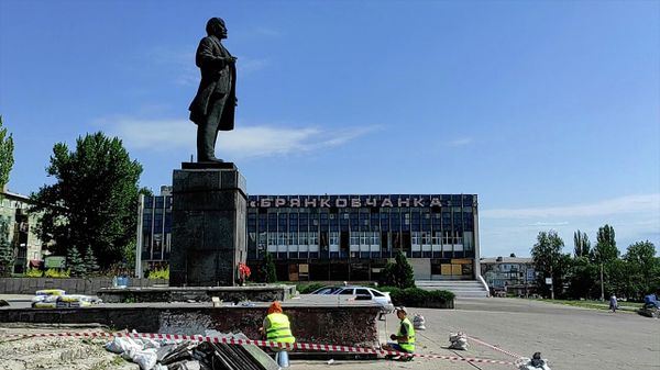 От Брянска Брянке: что большая Россия делает в ЛНР? Видео