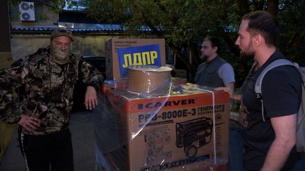 Бойцы приехали в Москву за оборудованием для разведки: Украина.ру и ЛДПР помогли военным. Видео