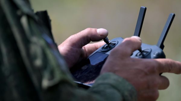 Военнослужащие ЦВО проходят подготовку операторов БПЛА в зоне проведения СВО