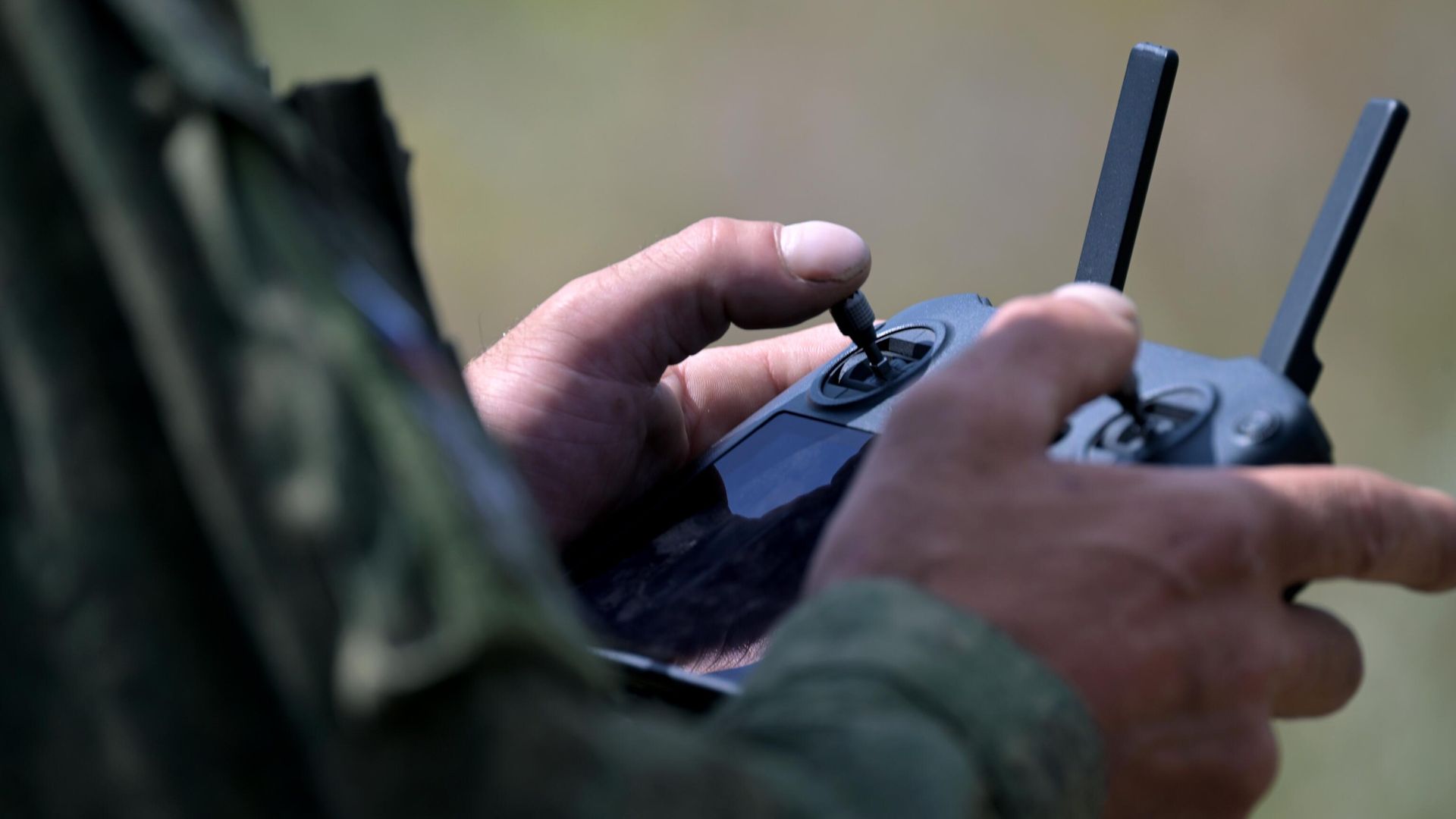 Военнослужащие ЦВО проходят подготовку операторов БПЛА в зоне проведения СВО - РИА Новости, 1920, 02.12.2023