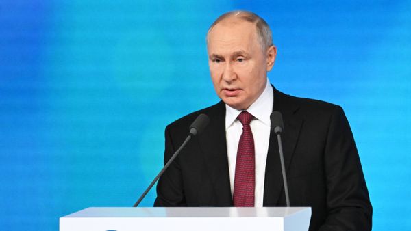 Президент РФ В. Путин выступил на пленарном заседании форума РЭН-2023