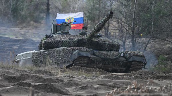 Боевое слаживание экипажей танков Т-90М Прорыв в зоне СВО