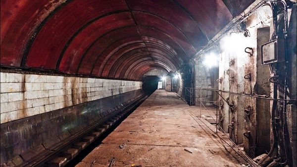 Станция метро Львовска брама Киев 